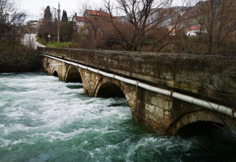 Zašto nitko ne želi raditi sanaciju Karađoz-begovog mosta u Blagaju